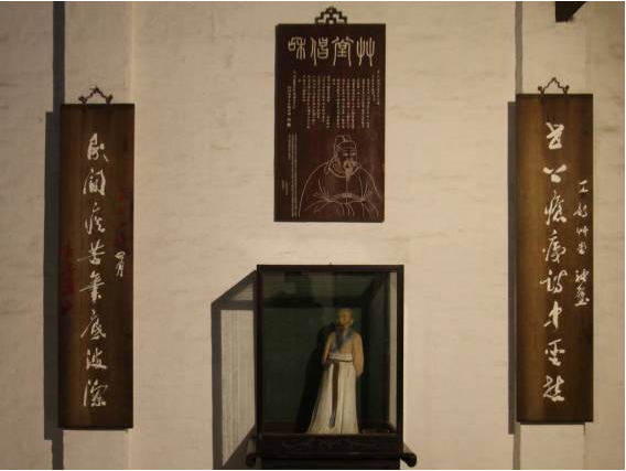 民间疾苦笔底波澜