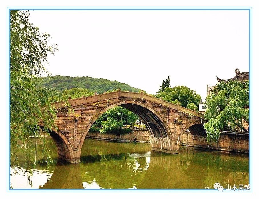 西联:柳暗花明,掩映一堂望太堡;山重水复,弯环十里到清溪.