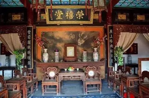 红楼梦荣国府正堂对联赏析